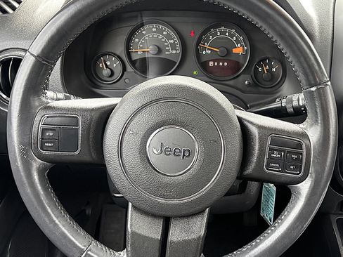 Used 2017 Jeep Patriot High Altitude AWD/4WD image 11