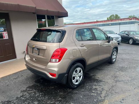 Used 2018 Chevrolet Trax LS w/ LPO, Protection Package FWD image 5