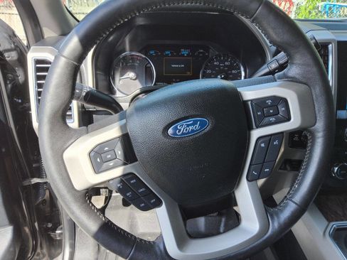 Used 2018 Ford F250 Lariat w/ Lariat Ultimate Package AWD/4WD image 19