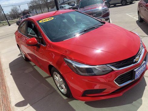 Used 2016 Chevrolet Cruze LT image 6