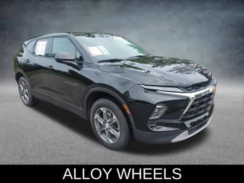 Used 2024 Chevrolet Blazer LT FWD image 3