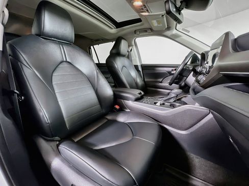 Certified 2026 Toyota Highlander XLE AWD/4WD image 24