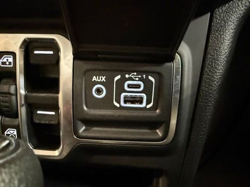 Used 2025 Jeep Wrangler Unlimited Sahara w/ Safety Group image 26