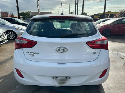 Used 2017 Hyundai Elantra GT FWD image 4