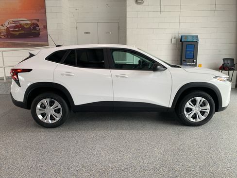 New 2026 Chevrolet Trax LS FWD image 11