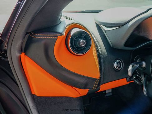 Used 2019 McLaren 570S Spider image 43