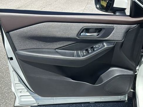 Used 2023 Nissan Rogue SV FWD image 17