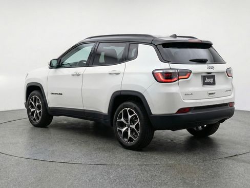 Used 2025 Jeep Compass Limited AWD/4WD image 6