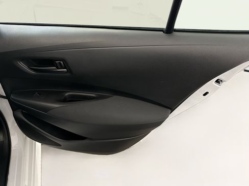 Used 2025 Toyota Corolla LE image 31