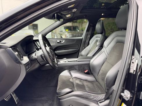 Used 2019 Volvo XC60 T6 R-Design w/ Protection Package AWD/4WD image 17