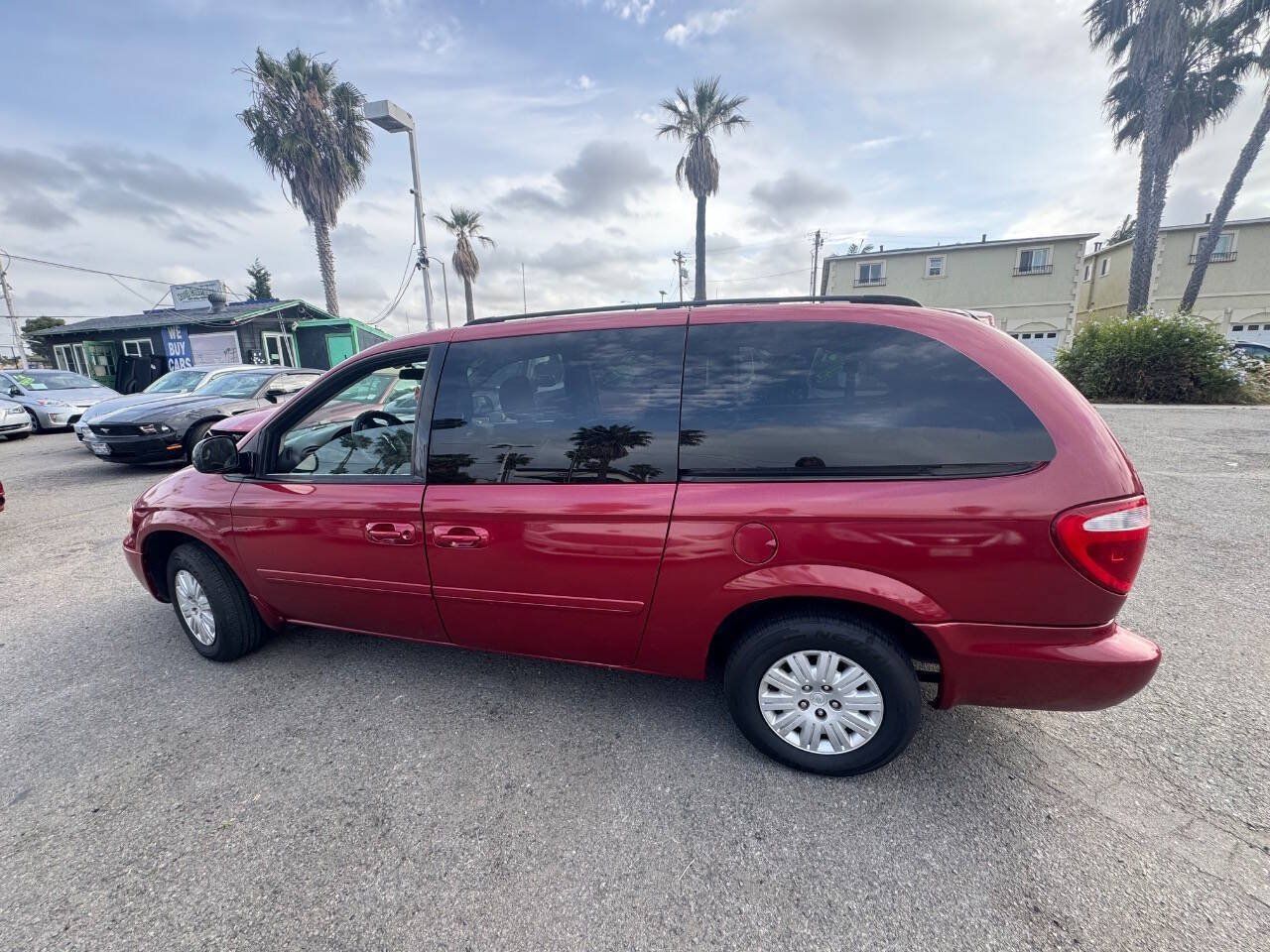 Used 2006 Chrysler Town & Country LX w/ Popular Equipment Group II FWD image 8