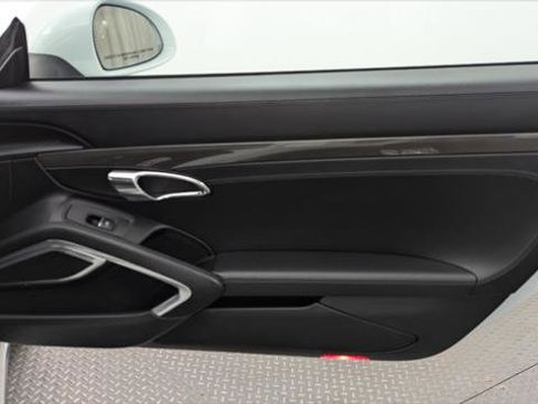 Used 2016 Porsche 911 Turbo image 19