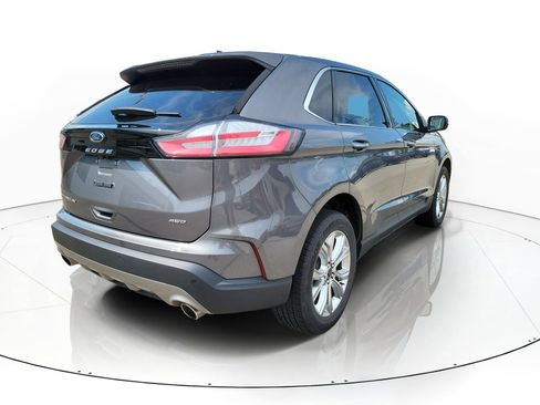 Used 2024 Ford Edge Titanium AWD/4WD image 3