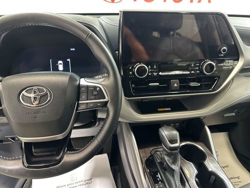 Used 2024 Toyota Highlander Platinum AWD/4WD image 26