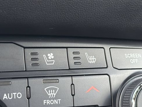 Used 2024 Dodge Durango GT RWD image 27