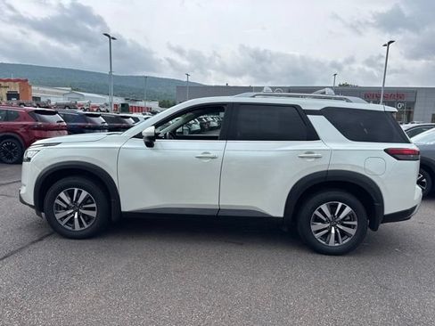Certified 2023 Nissan Pathfinder SL w/ Lighting Package (N92) AWD/4WD image 8