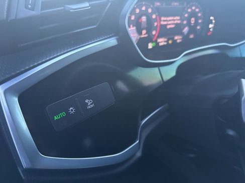 Used 2023 Audi Q3 2.0T Premium image 24