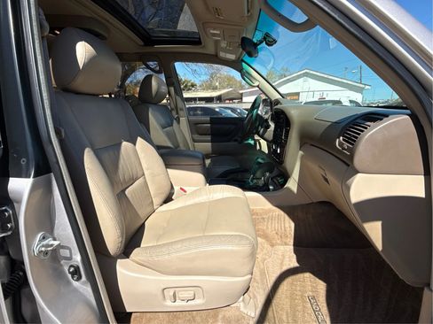 Used 2000 Toyota Land Cruiser image 25