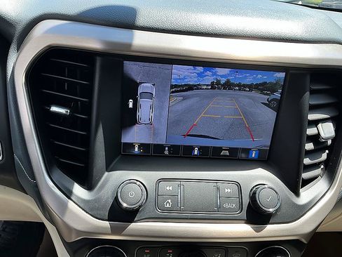 Used 2021 GMC Acadia Denali w/ Denali Technology Package FWD image 17