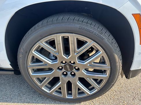 New 2026 GMC Yukon XL Denali Ultimate w/ LPO, Floor Liner Package AWD/4WD image 12