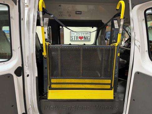 Used 2014 Ford E-250 and Econoline 250 Extended w/ Power Group image 22