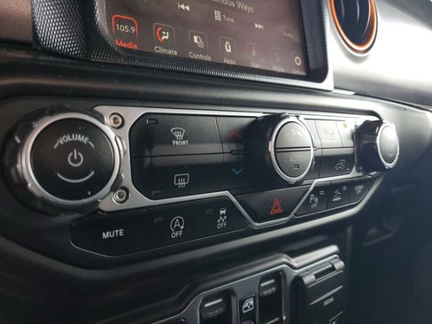 Certified 2021 Jeep Gladiator Mojave AWD/4WD image 28