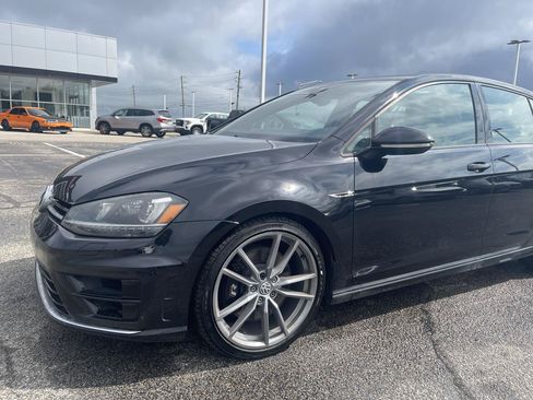 Used 2017 Volkswagen Golf R 4-Door AWD/4WD image 12