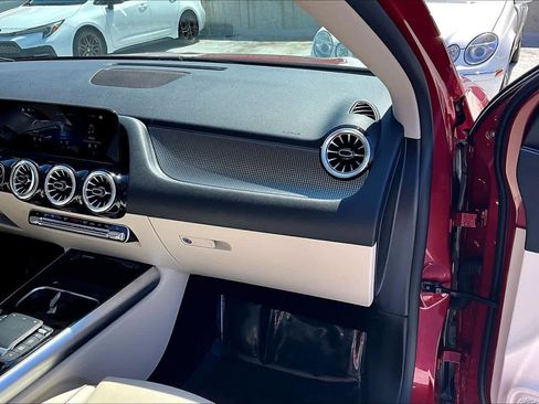 Used 2022 Mercedes-Benz GLA 250 image 17