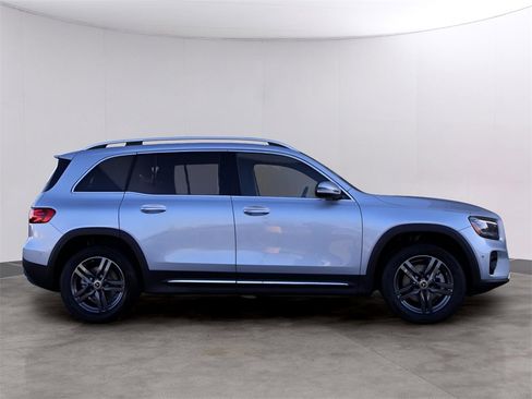 Certified 2025 Mercedes-Benz GLB 250 4MATIC image 4