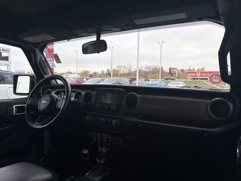 Used 2018 Jeep Wrangler Unlimited Sport S image 19