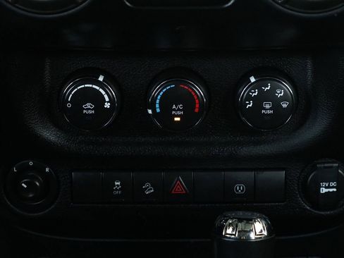 Used 2018 Jeep Wrangler Unlimited Sport image 16