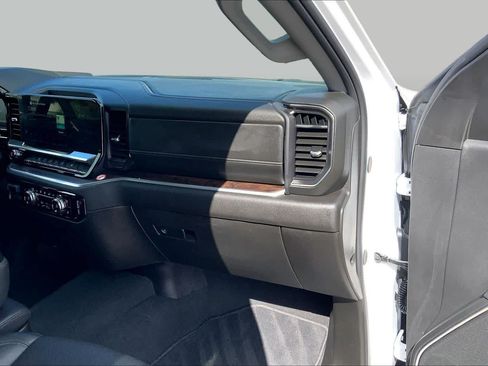 Used 2026 GMC Sierra 1500 SLT RWD image 18