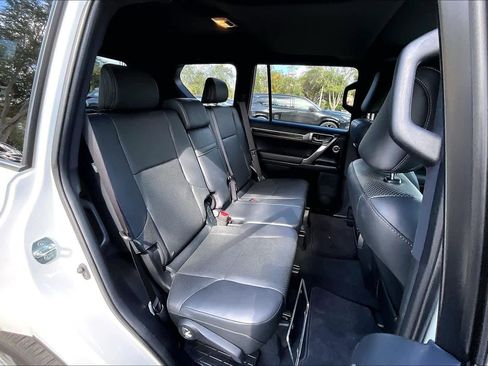 Used 2023 Lexus GX 460 Luxury image 19