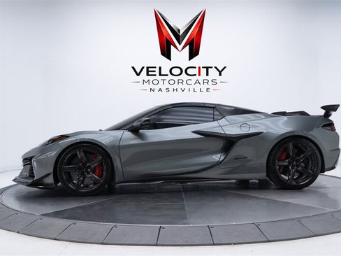 Used 2023 Chevrolet Corvette Z06 w/ Z07 Performance Package RWD image 9