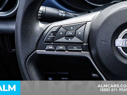 Used 2025 Nissan Versa SV w/ Trunk Package image 28