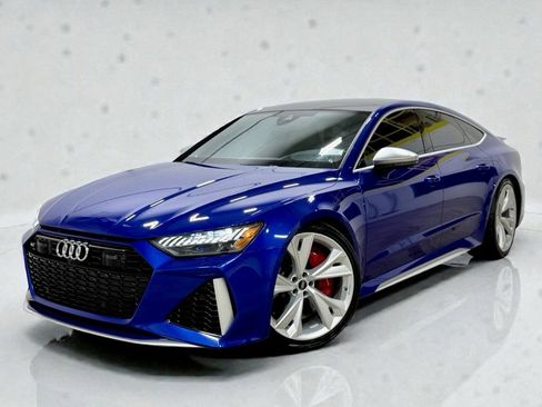 Used 2023 Audi RS 7 Sportback w/ RS 7 Executive Package image 3