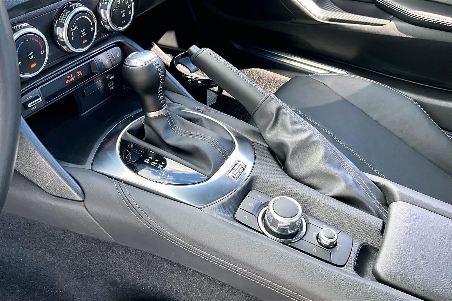 Used 2025 MAZDA MX-5 Miata RF Grand Touring RWD image 17