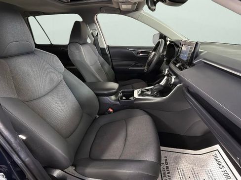 Used 2019 Toyota RAV4 XLE w/ Convenience Package FWD image 31