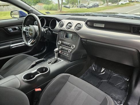 Used 2019 Ford Mustang GT w/ Black Accent Package RWD image 17