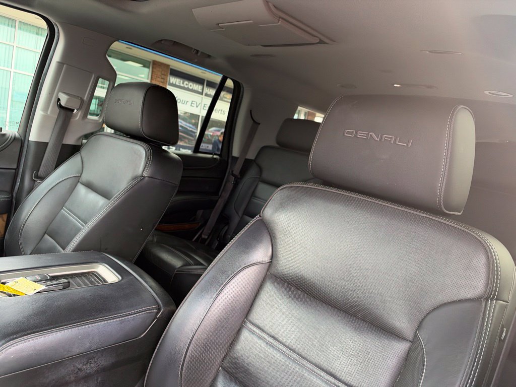 Used 2020 GMC Yukon Denali w/ Denali Ultimate Package AWD/4WD image 21