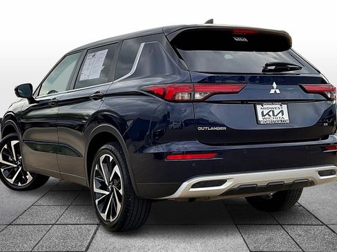 Used 2024 Mitsubishi Outlander SE Black Edition image 12