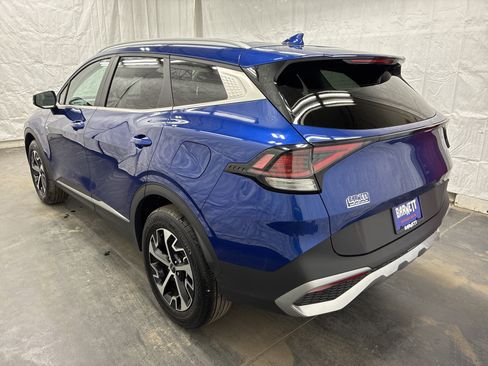 Certified 2023 Kia Sportage EX AWD/4WD image 4