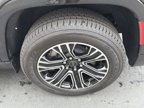 New 2026 Jeep Grand Wagoneer L 2WD w/ Premium Group I image 24