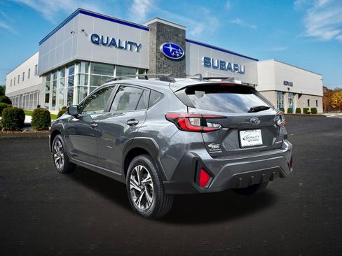 Used 2024 Subaru Crosstrek 2.0i Premium AWD/4WD image 2