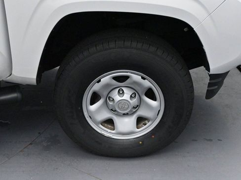 Used 2023 Toyota Tacoma SR AWD/4WD image 31