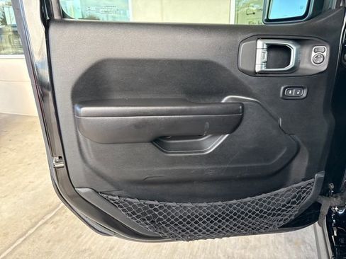 Used 2020 Jeep Wrangler Unlimited Rubicon image 10