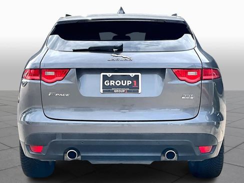 Used 2017 Jaguar F-PACE Premium image 5