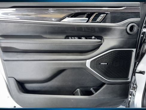 Used 2023 Jeep Wagoneer 4WD image 36