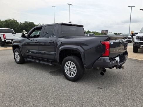 Used 2024 Toyota Tacoma SR5 RWD image 10