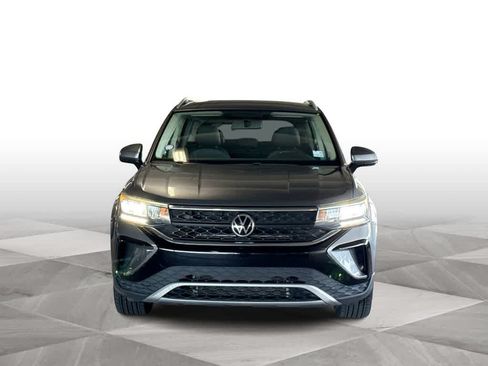 Certified 2022 Volkswagen Taos SE FWD image 3